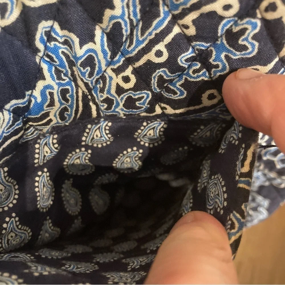 VERA BRADLEY Quilted  Many Pockets Compartments Zipper Closure Crossbody Bag - Picture 8 of 10